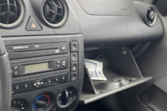 Poignee porte avant gauche FORD FIESTA 5