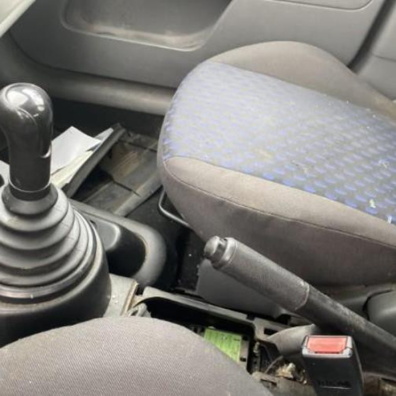 Poignee porte avant gauche FORD FIESTA 5 Photo n°18