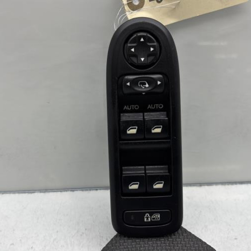 Interrupteur de leve vitre avant gauche CITROEN C3 2 Photo n°1