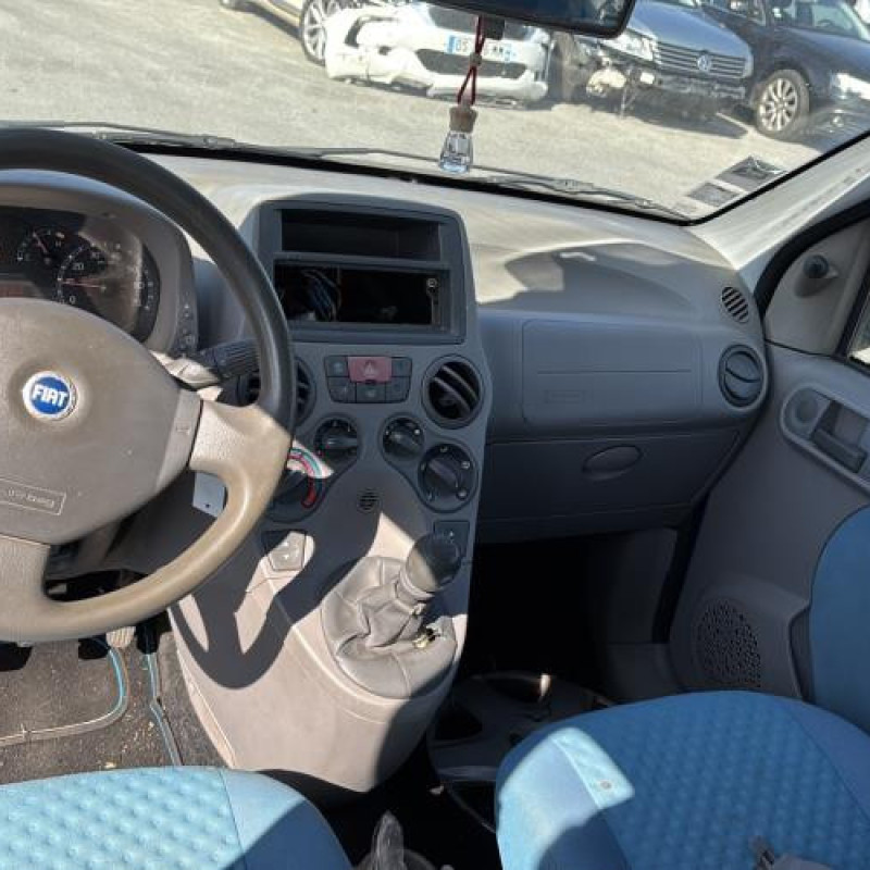 Vitre arriere droit FIAT PANDA 2 Photo n°16