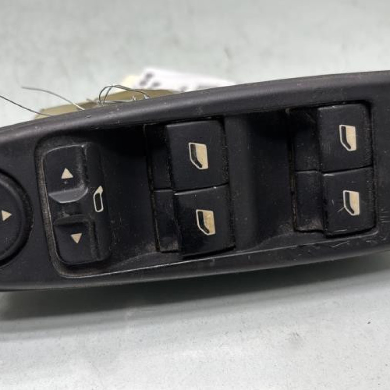 Interrupteur de leve vitre avant gauche CITROEN C4 PICASSO 1 Photo n°1