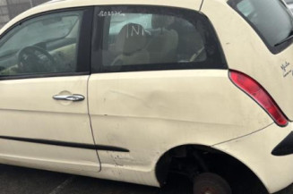 Pare choc avant LANCIA YPSILON 4