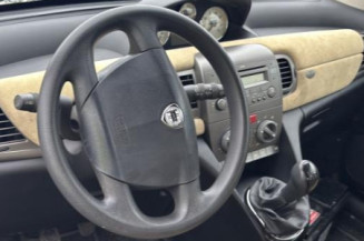 Pare choc avant LANCIA YPSILON 4