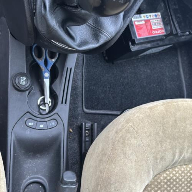 Pare choc avant LANCIA YPSILON 4 Photo n°19