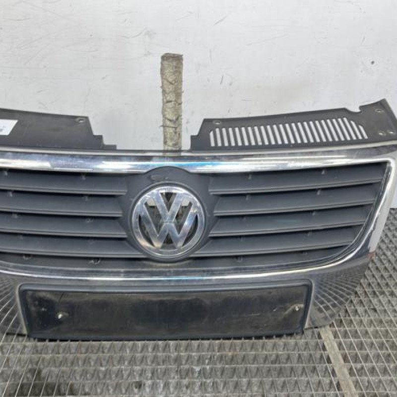 Calandre VOLKSWAGEN PASSAT 5 Photo n°1