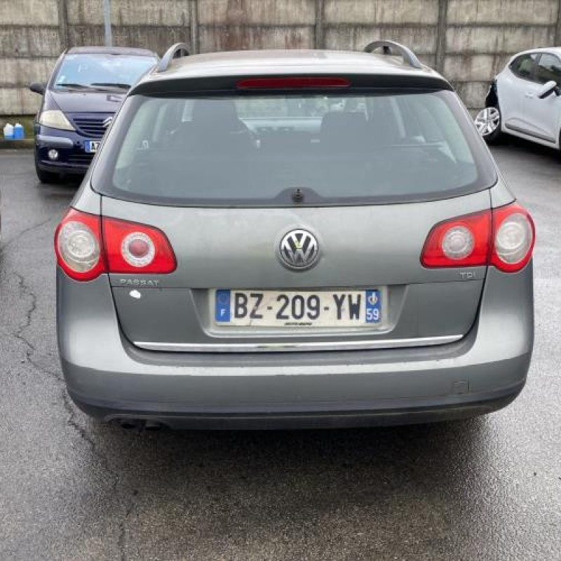 Calandre VOLKSWAGEN PASSAT 5 Photo n°14