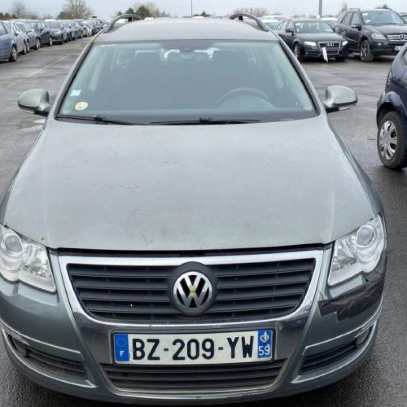 Calandre VOLKSWAGEN PASSAT 5 Photo n°17