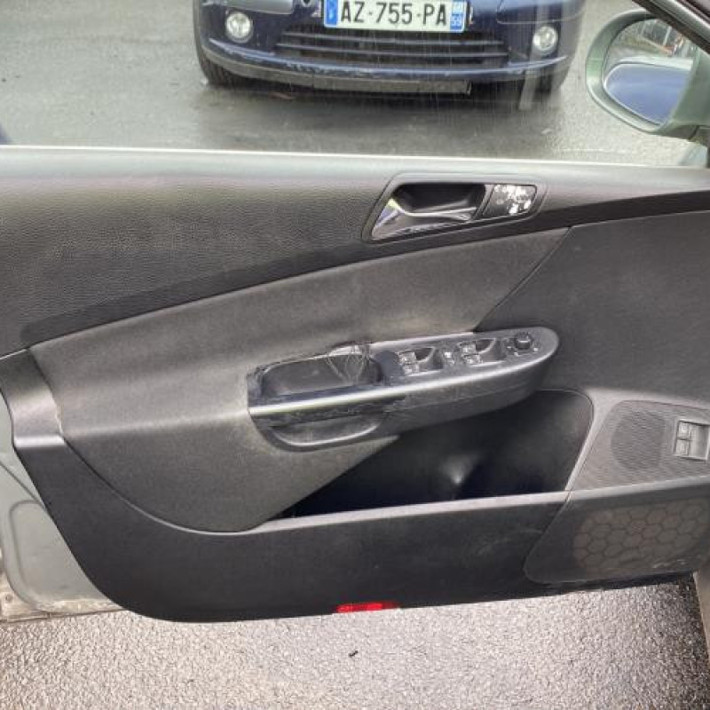 Calandre VOLKSWAGEN PASSAT 5 Photo n°18