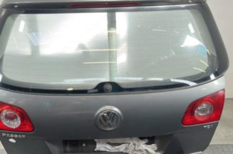 Malle/Hayon arriere VOLKSWAGEN PASSAT 5 Photo n°1