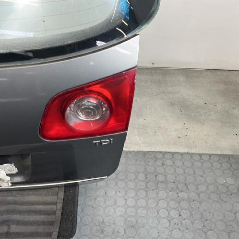 Malle/Hayon arriere VOLKSWAGEN PASSAT 5 Photo n°4
