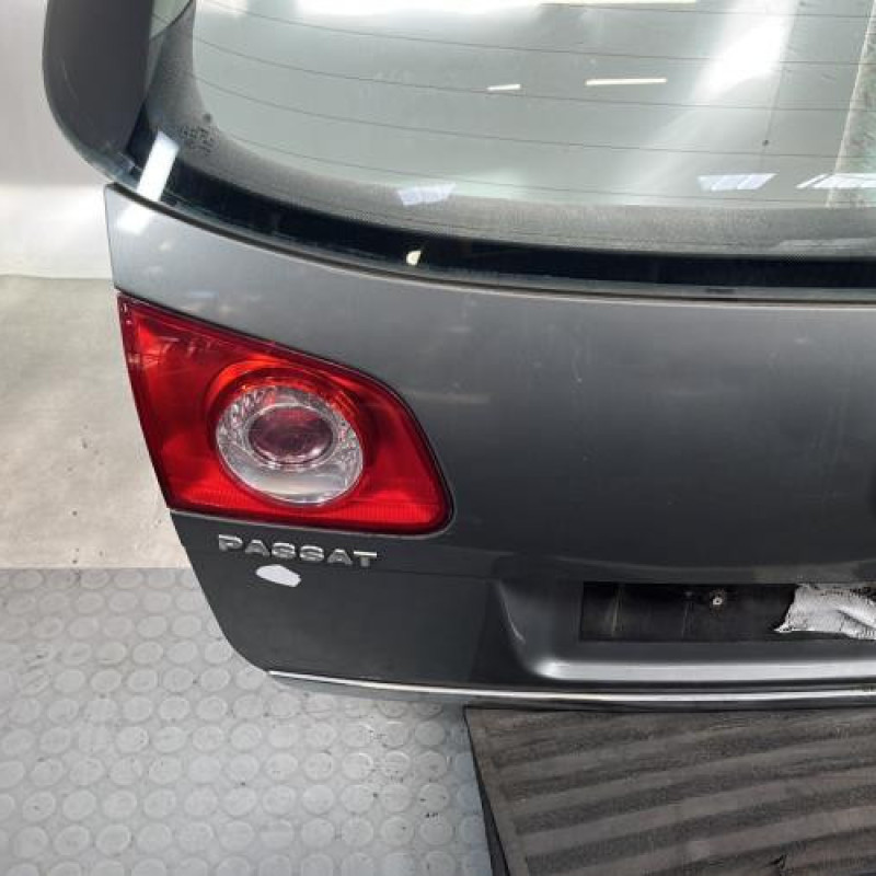 Malle/Hayon arriere VOLKSWAGEN PASSAT 5 Photo n°5