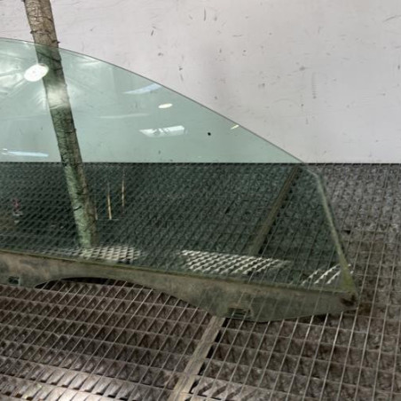 Vitre avant droit VOLKSWAGEN PASSAT 5