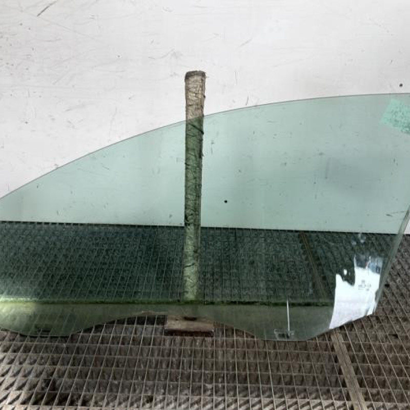 Vitre avant droit VOLKSWAGEN PASSAT 5 Photo n°4