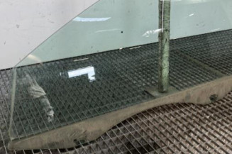 Vitre avant gauche VOLKSWAGEN PASSAT 5