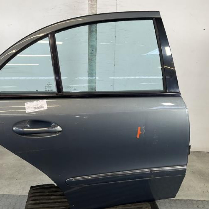 Porte arriere droit MERCEDES CLASSE E 211 Photo n°1