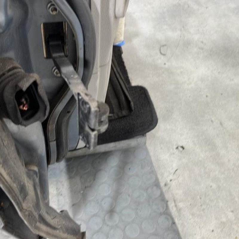 Porte avant droit MERCEDES CLASSE E 211 Photo n°6