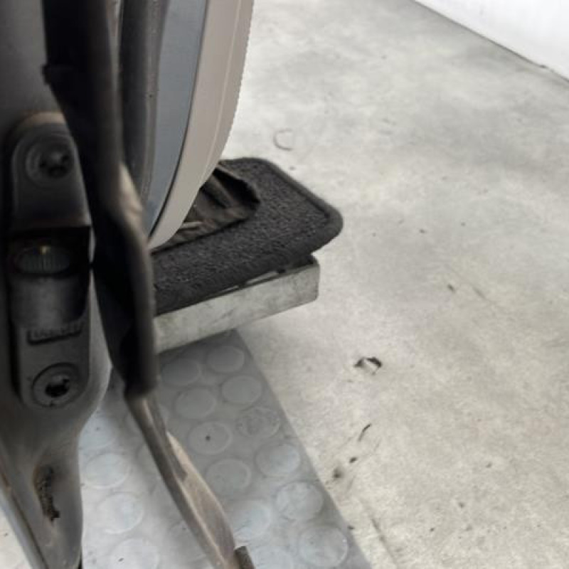 Porte avant droit MERCEDES CLASSE E 211 Photo n°7