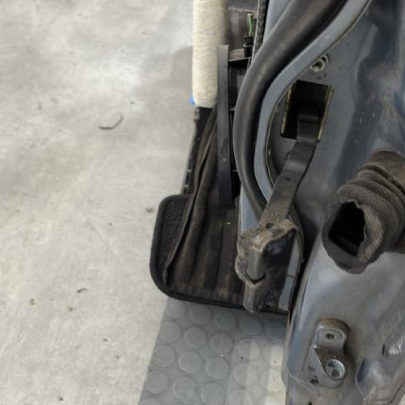 Porte avant gauche MERCEDES CLASSE E 211 Photo n°4