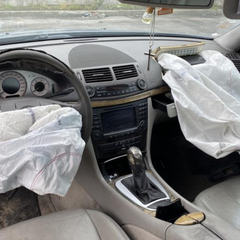 Porte avant gauche MERCEDES CLASSE E 211 Photo n°20