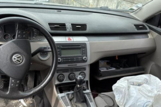 Aile avant gauche VOLKSWAGEN PASSAT 5
