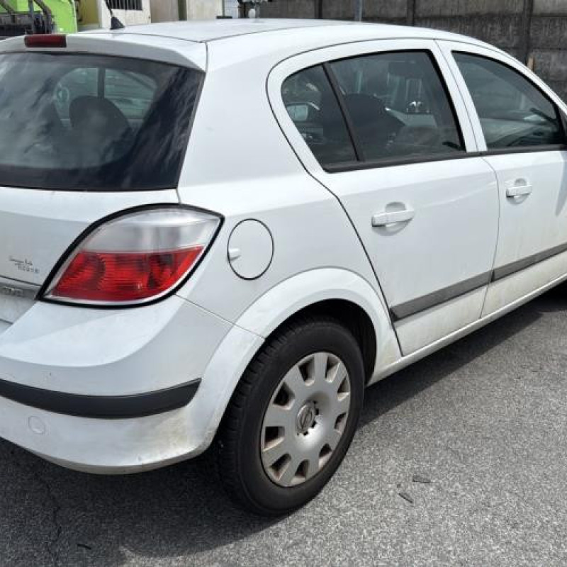 Calandre OPEL ASTRA H Photo n°18