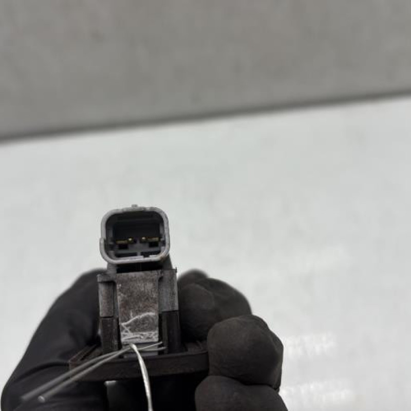 Bouton de coffre RENAULT CLIO 5 Photo n°3