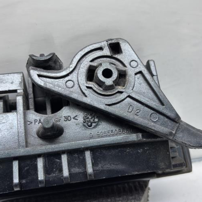 Poignee porte arriere droit PEUGEOT 405 Photo n°3