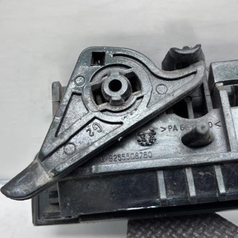 Poignee porte arriere gauche PEUGEOT 405 Photo n°4