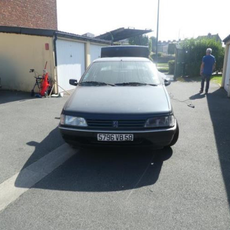 Poignee porte arriere gauche PEUGEOT 405 Photo n°12