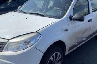 Poignee porte avant gauche DACIA SANDERO 1