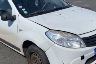 Poignee porte avant gauche DACIA SANDERO 1