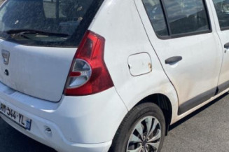 Poignee porte avant gauche DACIA SANDERO 1