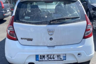 Poignee porte avant gauche DACIA SANDERO 1