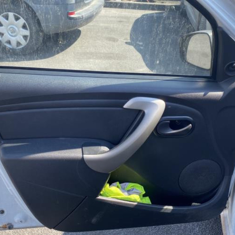 Poignee porte avant gauche DACIA SANDERO 1 Photo n°12