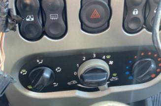 Poignee porte avant gauche DACIA SANDERO 1