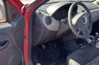 Poignee porte avant gauche DACIA SANDERO 1