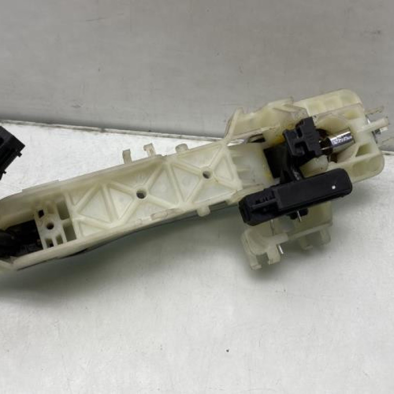 Poignee porte avant droit KIA SPORTAGE 3 Photo n°2