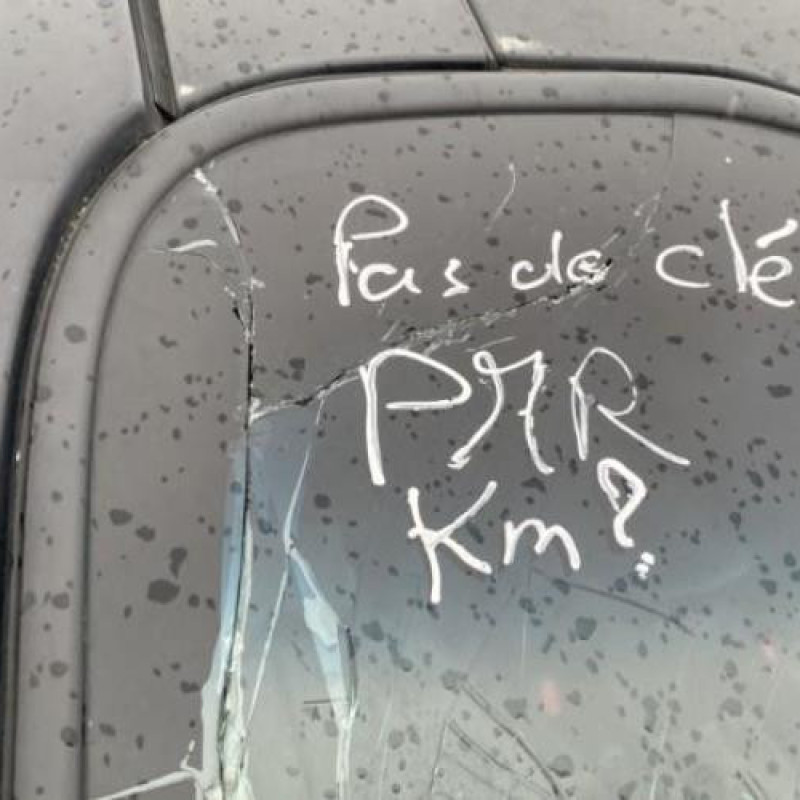 Poignee porte avant droit KIA SPORTAGE 3 Photo n°11