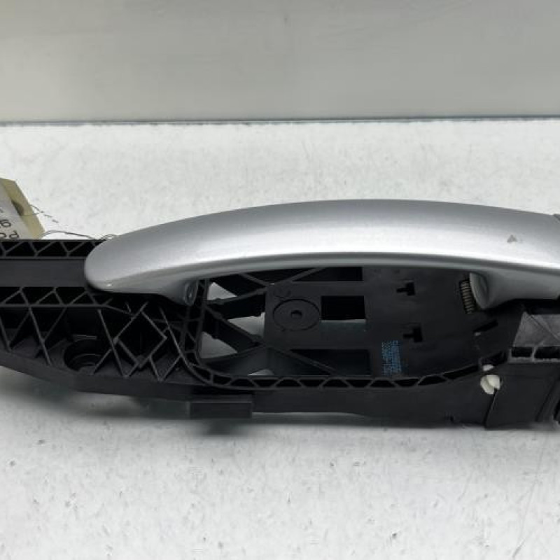 Poignee porte arriere gauche VOLKSWAGEN POLO 5 Photo n°1