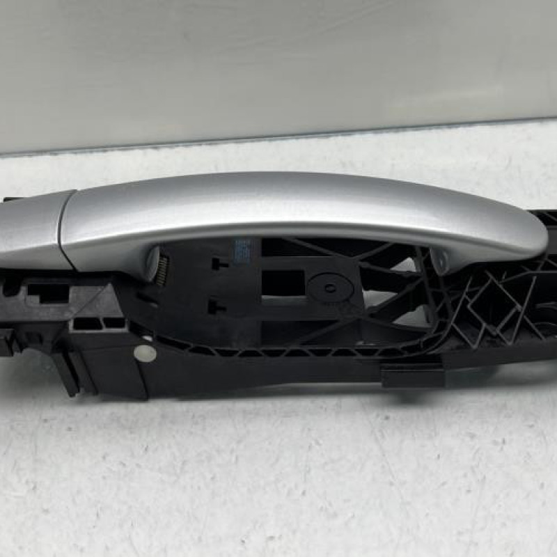 Poignee porte arriere gauche VOLKSWAGEN POLO 5 Photo n°3