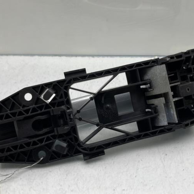 Poignee porte arriere gauche VOLKSWAGEN POLO 5 Photo n°5