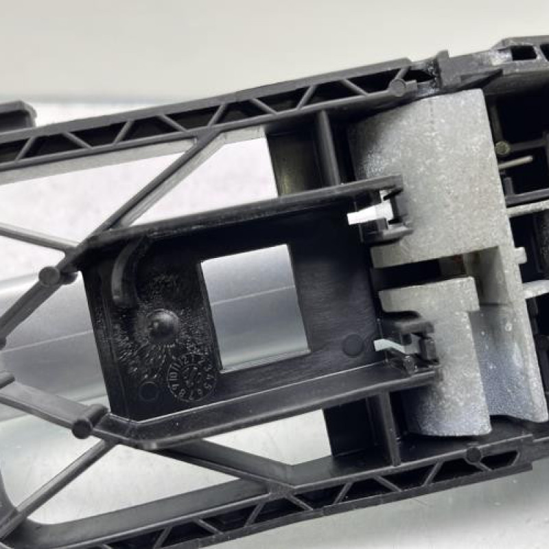 Poignee porte arriere gauche VOLKSWAGEN POLO 5 Photo n°6