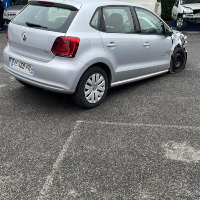 Poignee porte arriere gauche VOLKSWAGEN POLO 5 Photo n°9