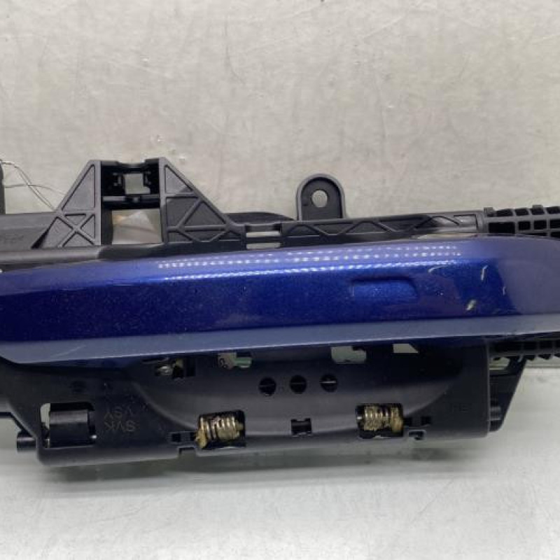 Poignee porte avant droit AUDI A4 4 Photo n°1