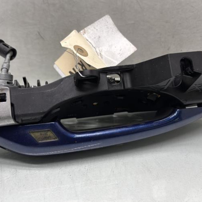 Poignee porte avant gauche AUDI A4 4 Photo n°3