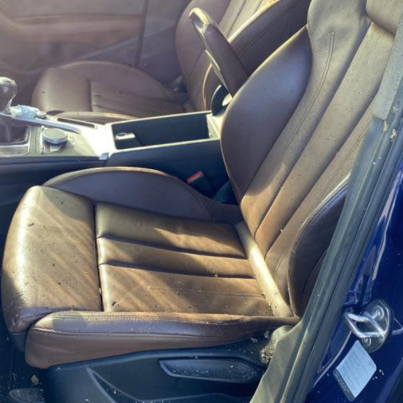 Poignee porte avant gauche AUDI A4 4 Photo n°14