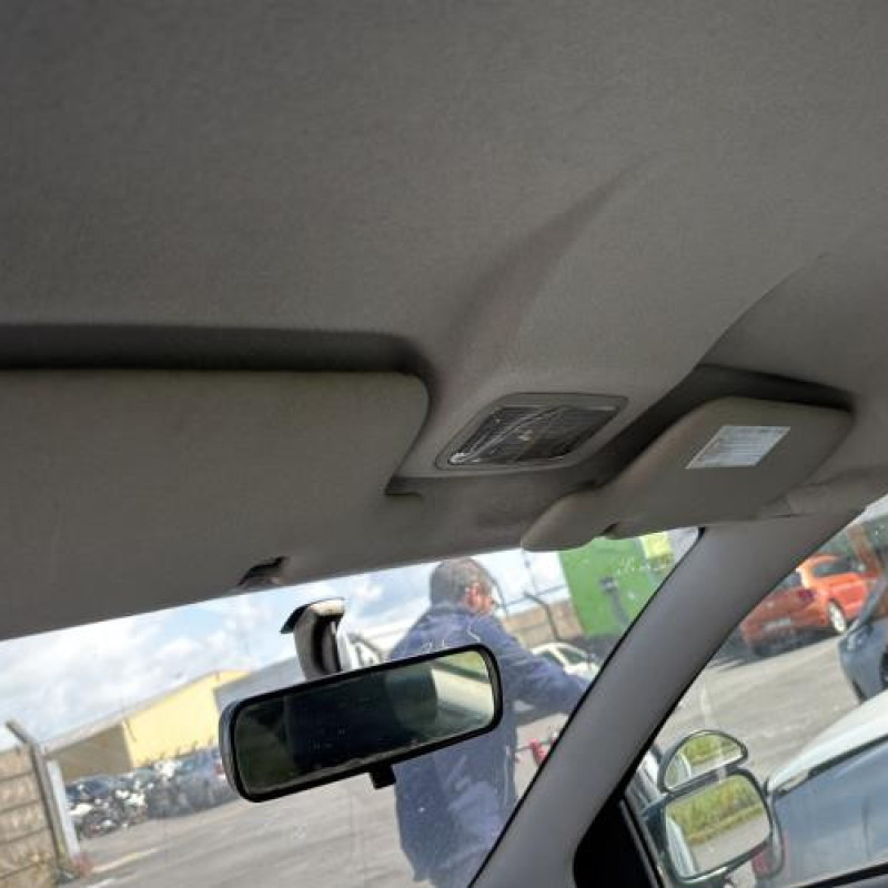 Poignee porte avant droit TOYOTA YARIS 1 Photo n°15