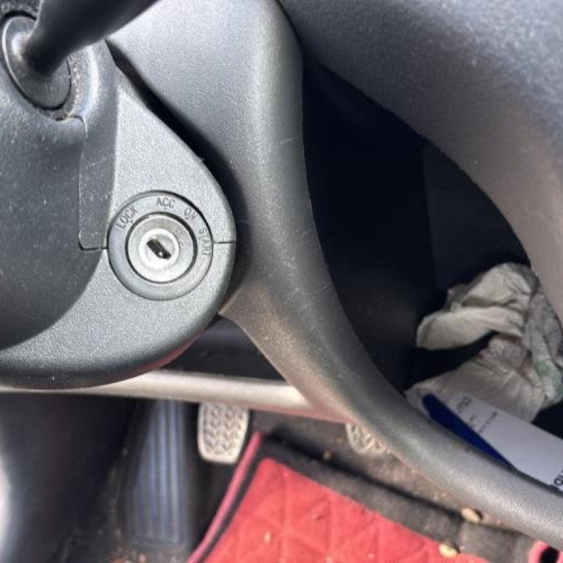 Poignee porte avant droit TOYOTA YARIS 1 Photo n°18