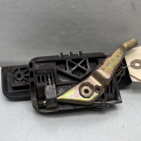 Poignee porte arriere gauche PEUGEOT 106