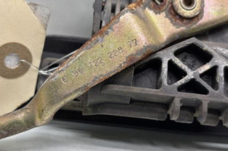 Poignee porte arriere gauche PEUGEOT 106